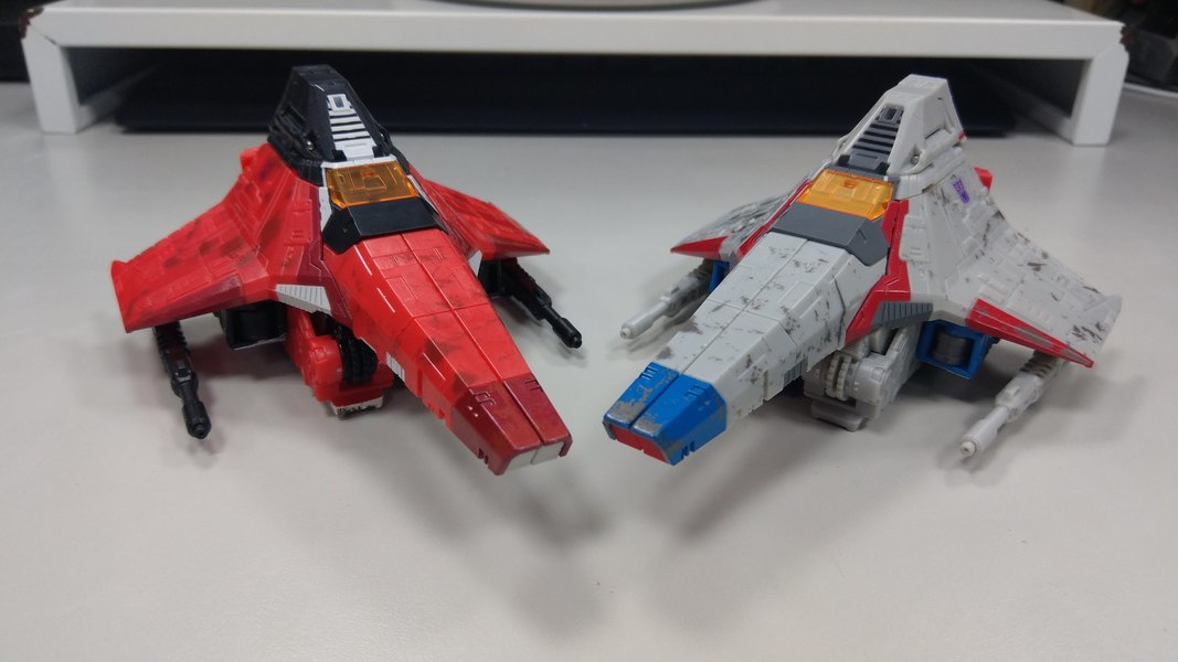 Transformers Generation Selects Red Wing In Hand Images  (26 of 26)